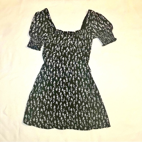 Jun & Ivy Dresses & Skirts - 🌼 Jun & Ivy Black Floral Dress - XXS 🌼